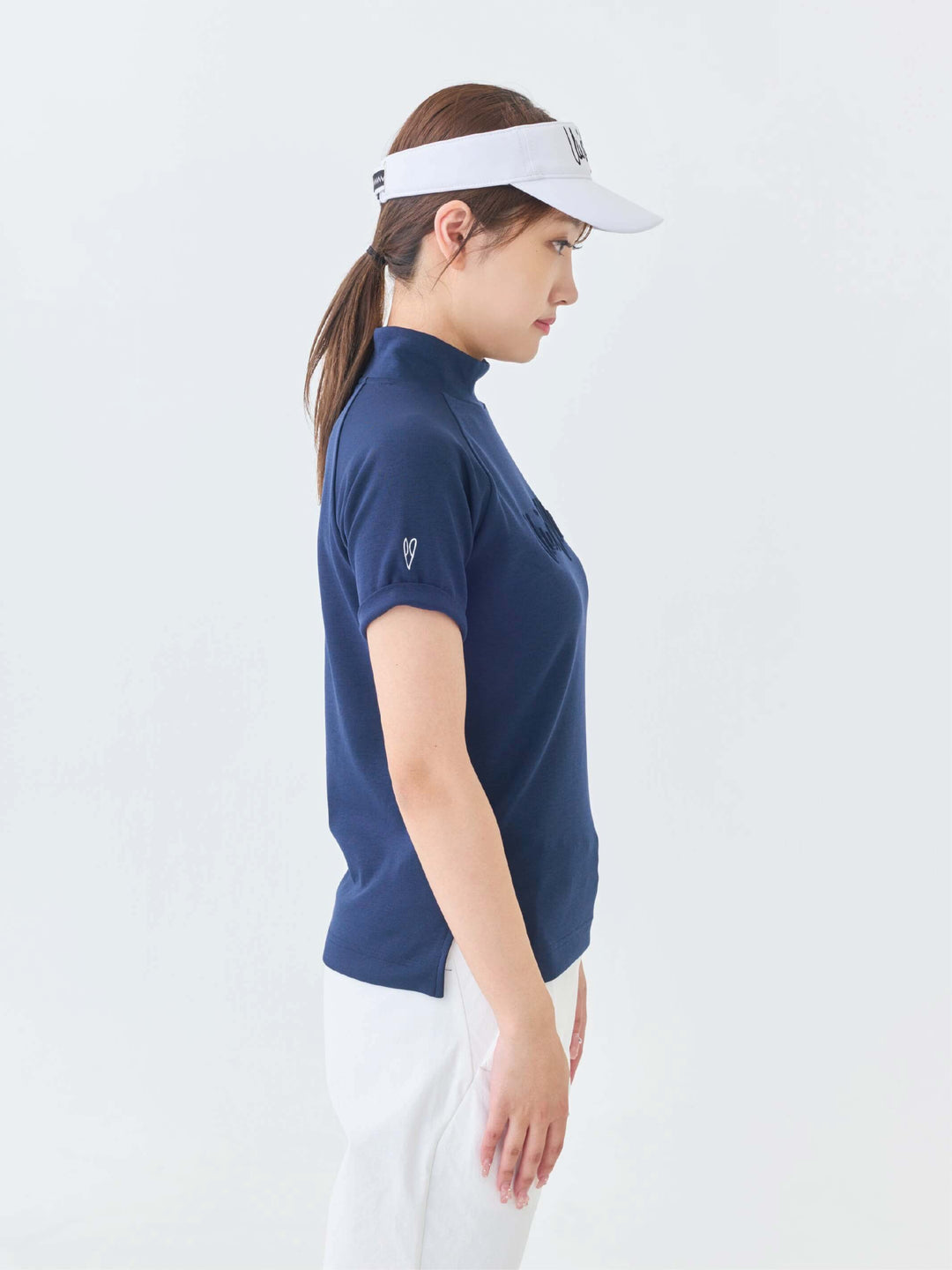 エアリー天竺エンボスサインロゴ半袖モックネック