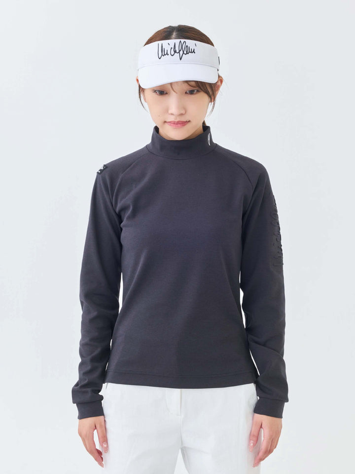 エアリー天竺エンボスサインロゴ長袖モックネック
