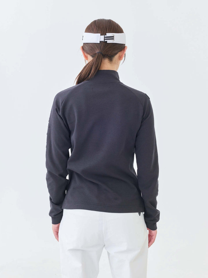 エアリー天竺エンボスサインロゴ長袖モックネック