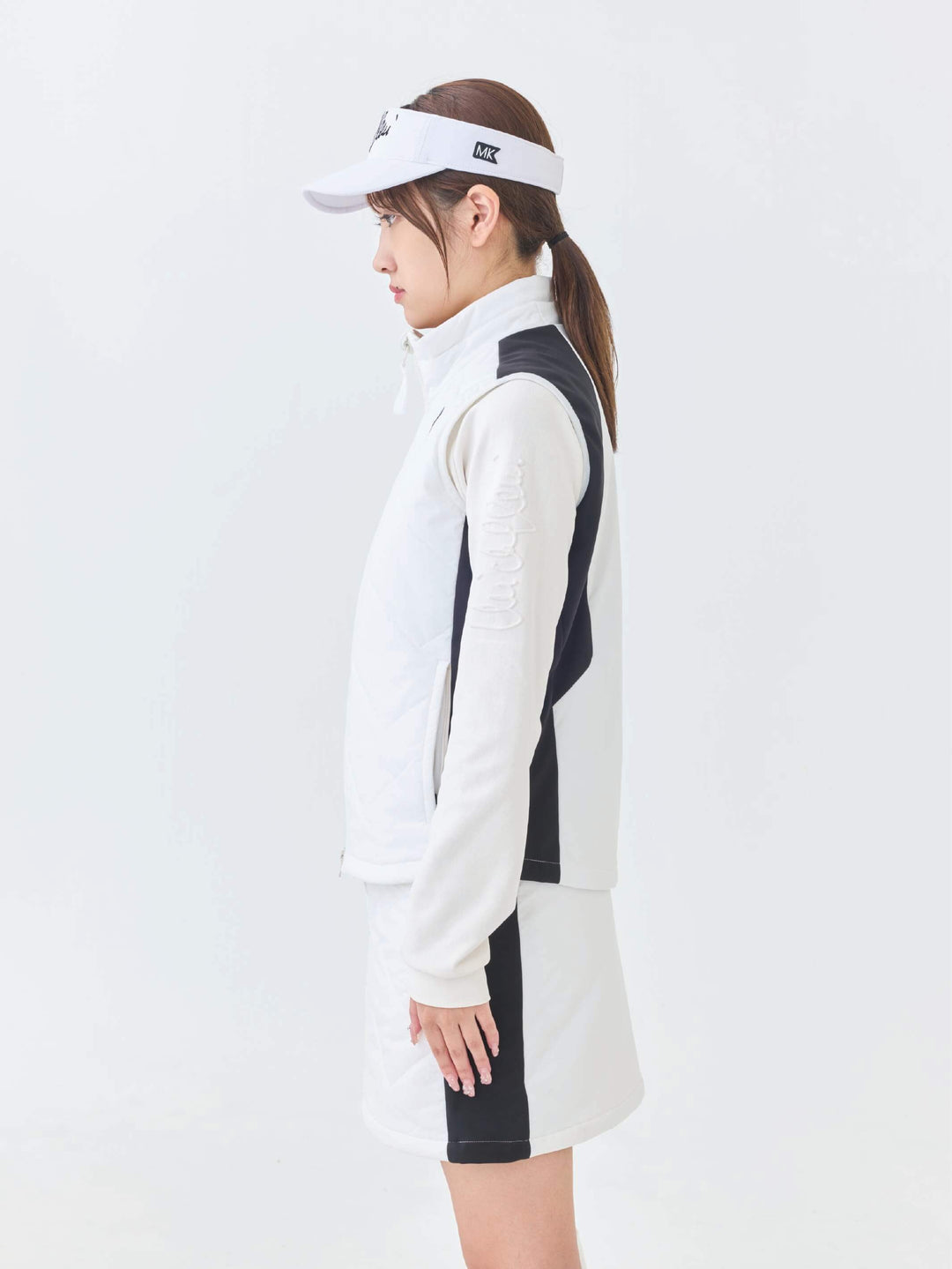 撥水ストレッチキルトフーディーベスト