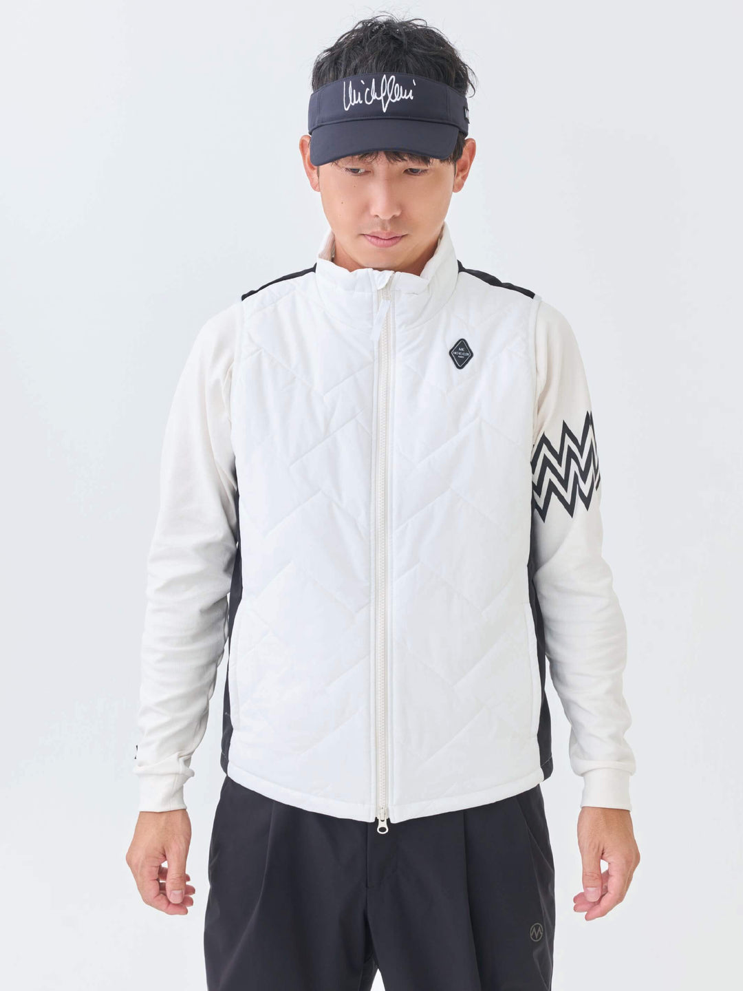 撥水ストレッチキルトフーディーベスト